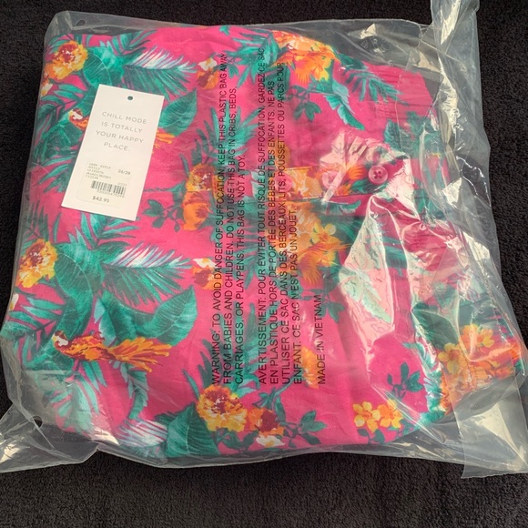 NWT Lane Byrnat Tropical Pink Floral Shorts - Picture 2 of 9